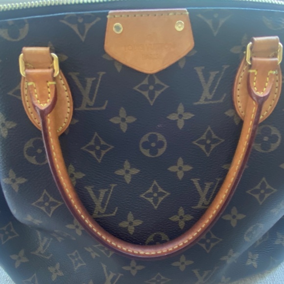 Authentic Loui Vuitton Bag - Picture 3 of 4